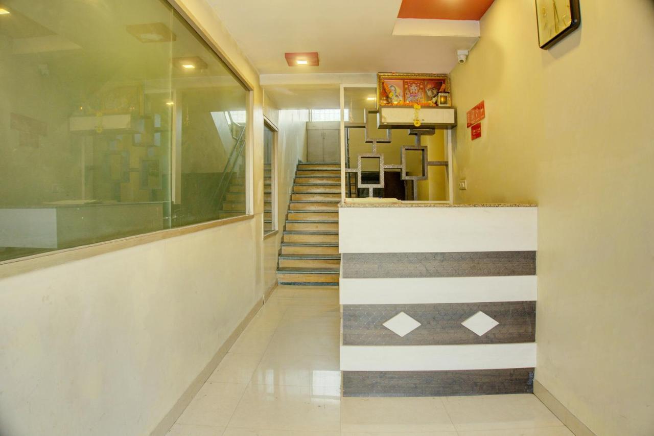 Oyo Aditya Service Apartment Meribel Village Exterior photo